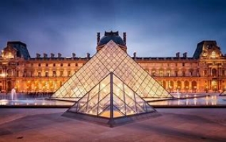 LOUVRE COUTURE